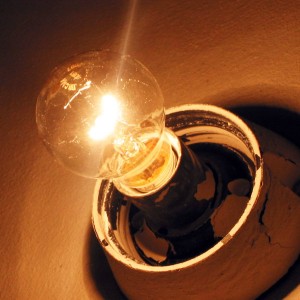 Почему мигает свет в квартире: пути самостоятельного решения проблемы
